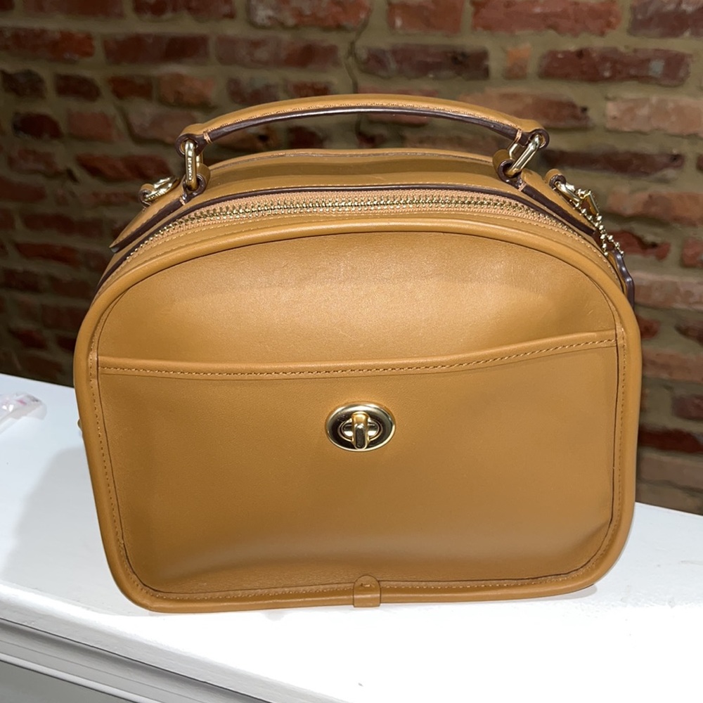 Authentic Coach Lunch Pail handbag. Excellent condition with authenticity card.